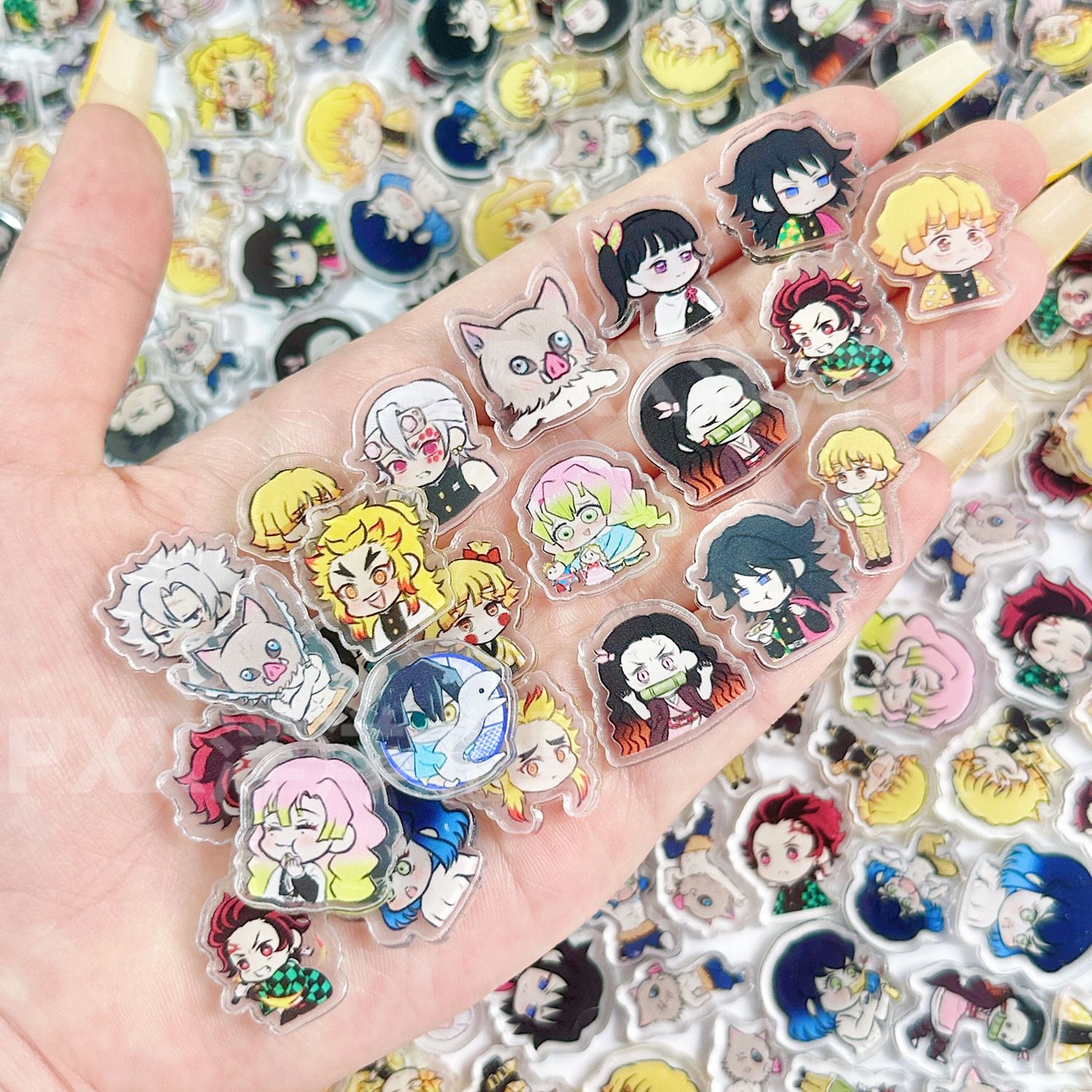 50/100枚入り 1/2cm ミニ鬼滅の刃アクリルシート  - Anime Cosplay Demon Slayer のレビューと価格
