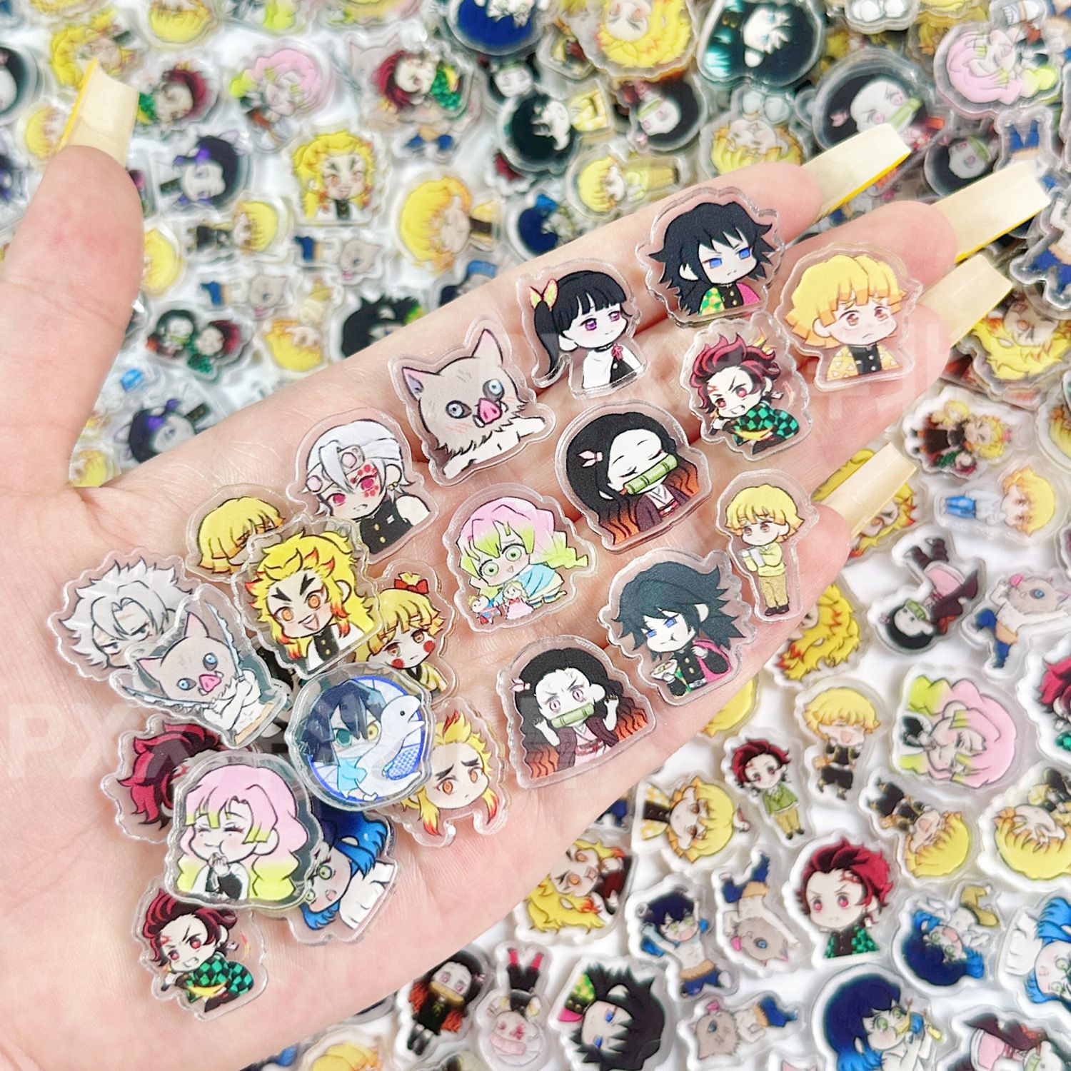 50/100枚入り 1/2cm ミニ鬼滅の刃アクリルシート  - Anime Cosplay Demon Slayer のレビューと価格