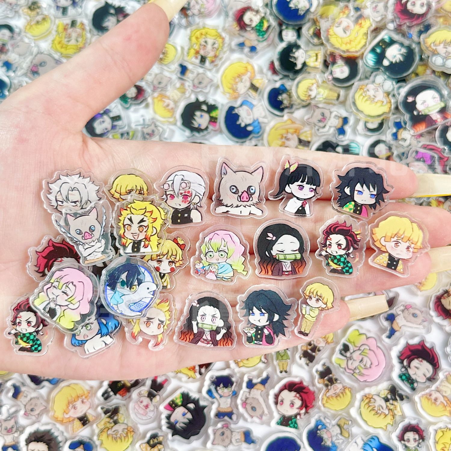 50/100枚入り 1/2cm ミニ鬼滅の刃アクリルシート  - Anime Cosplay Demon Slayer のレビューと価格